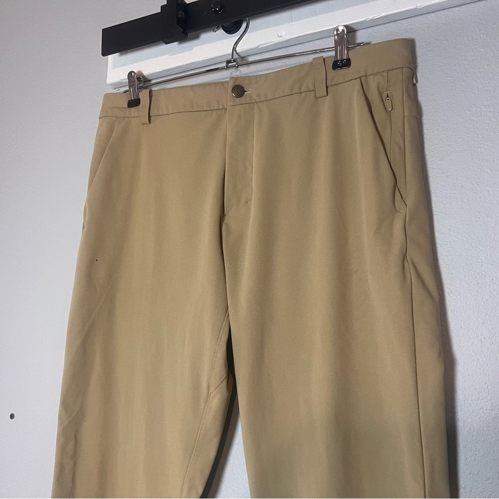 Lululemon Commission Pants Classic Men's Size 33 Khaki Tan Flaw